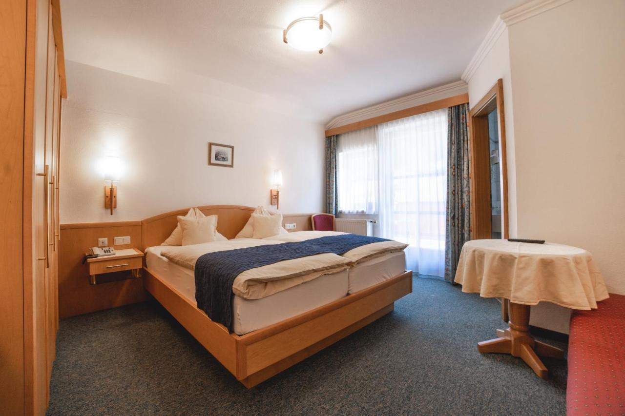 Hotel Landhaus Neumayr Гросарл Екстериор снимка