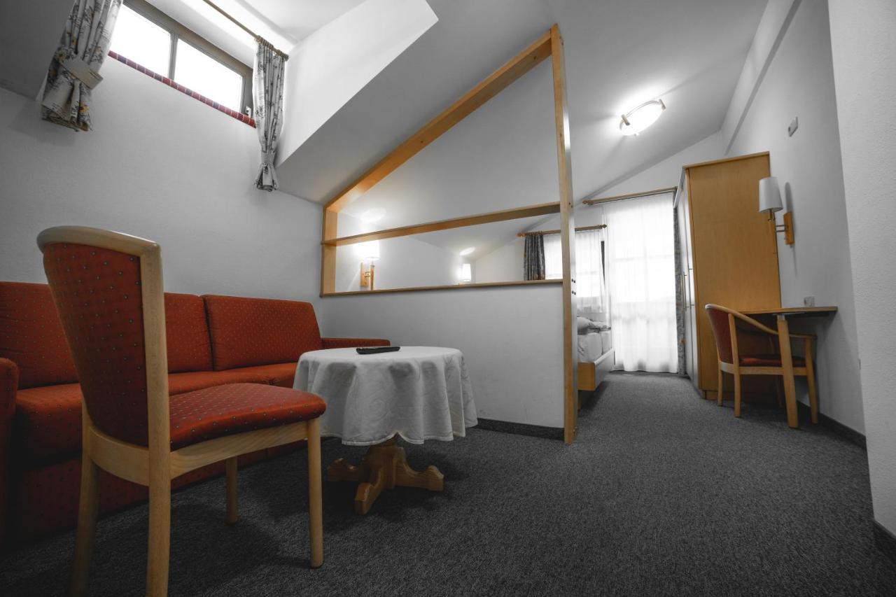 Hotel Landhaus Neumayr Гросарл Екстериор снимка