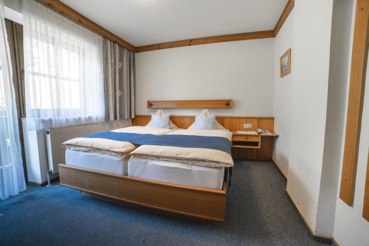 Hotel Landhaus Neumayr Гросарл Екстериор снимка