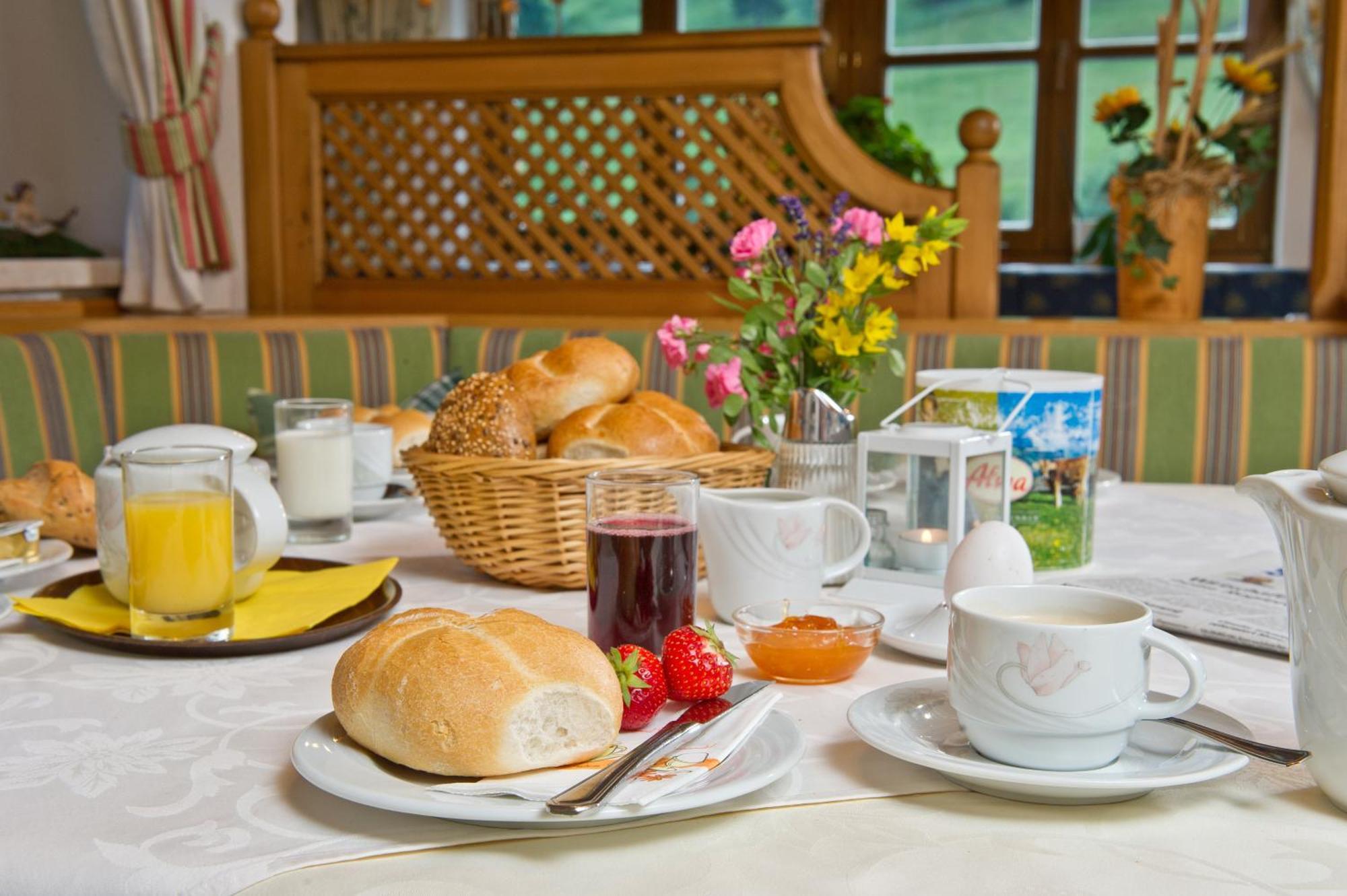 Hotel Landhaus Neumayr Гросарл Екстериор снимка