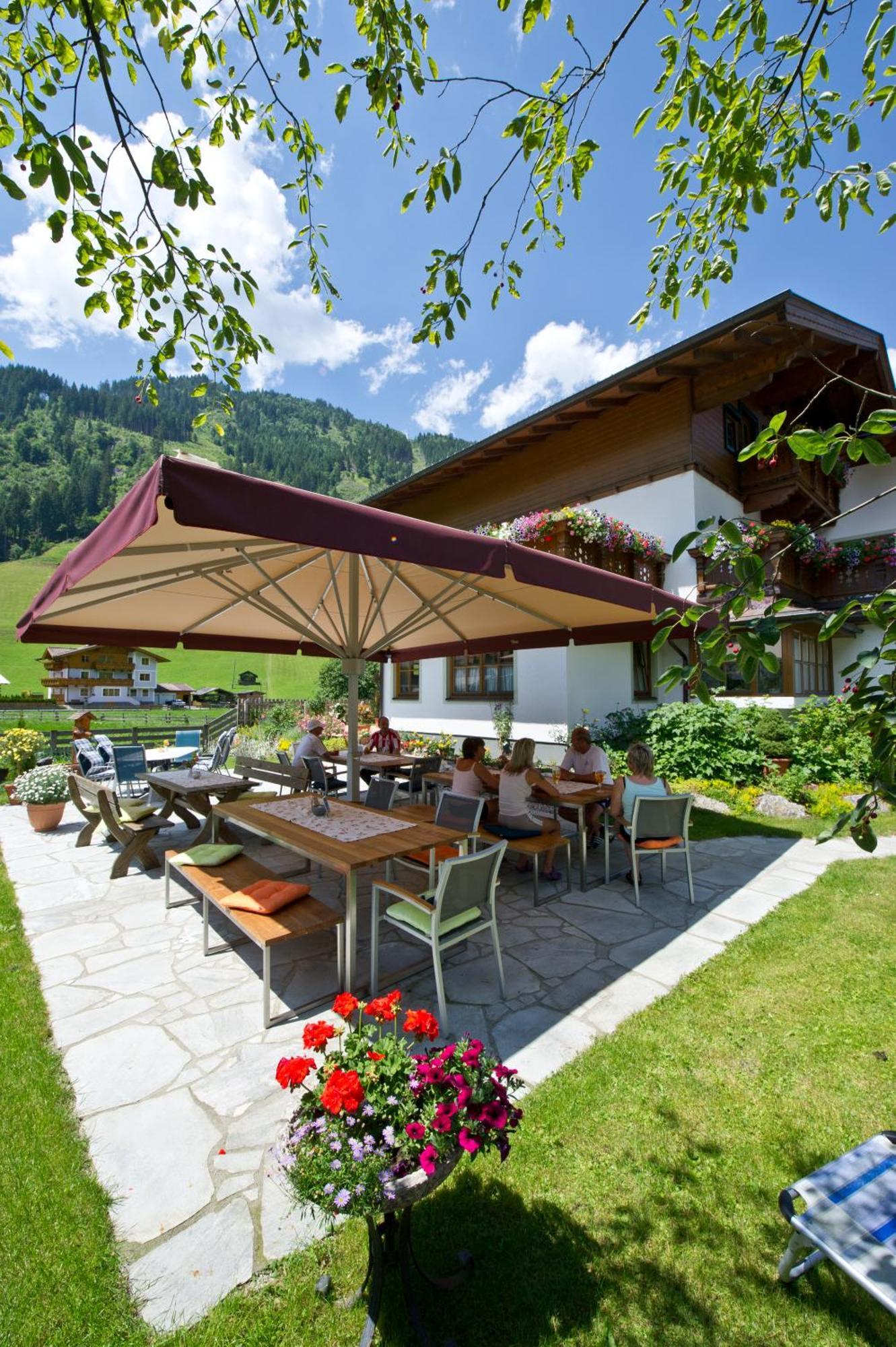 Hotel Landhaus Neumayr Гросарл Екстериор снимка