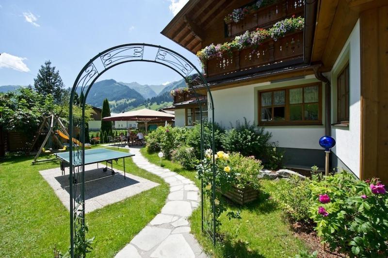 Hotel Landhaus Neumayr Гросарл Екстериор снимка